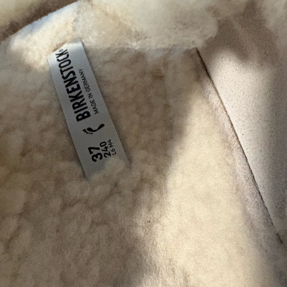 Birkenstock Cream Fleece Lined Sandals NWOT - Picture 2 of 5